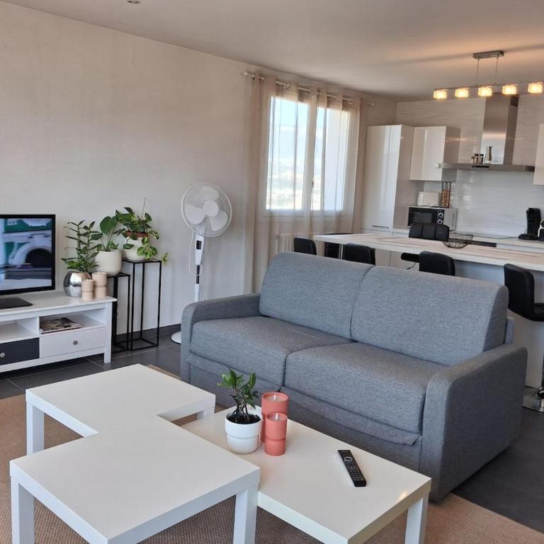 Panoramic 2BR Apartment Center Free Parking Balcony - Apartamento de 3 dormitorios - 5