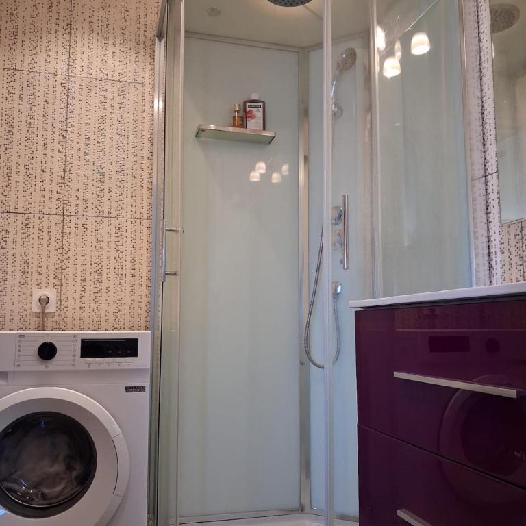 Panoramic 2BR Apartment Center Free Parking Balcony - Apartamento de 3 dormitorios - 10