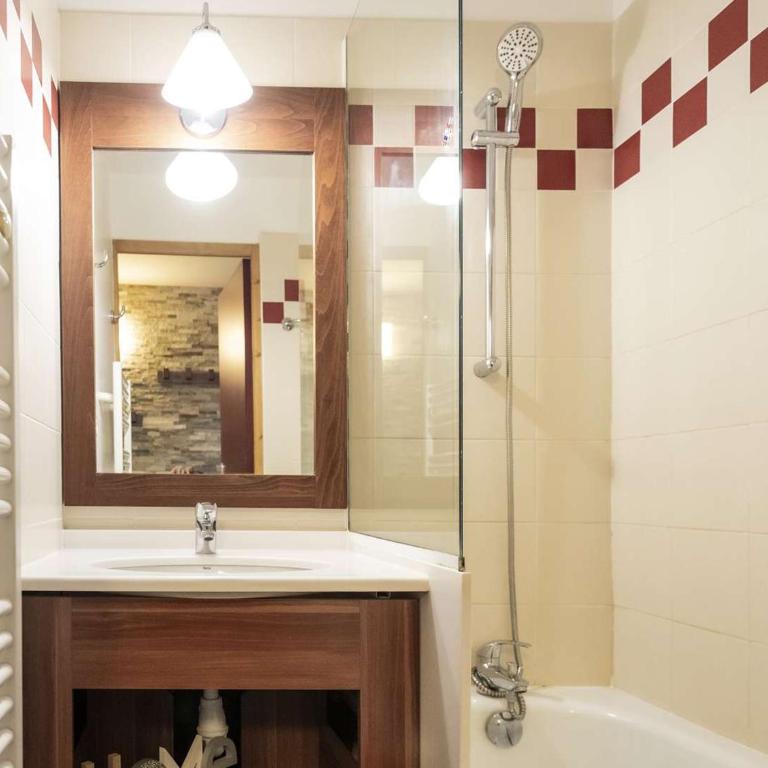 Charmant appartement rénové, 4 pers, 28m², accès direct pistes, balcon et équipements modernes - Apartment mit 1 Schlafzimmer - 10