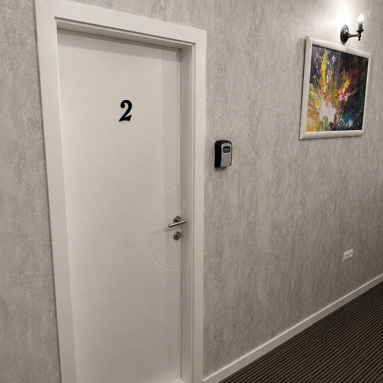 Nice 5 Apartments - Deluxe Triple Room - 1