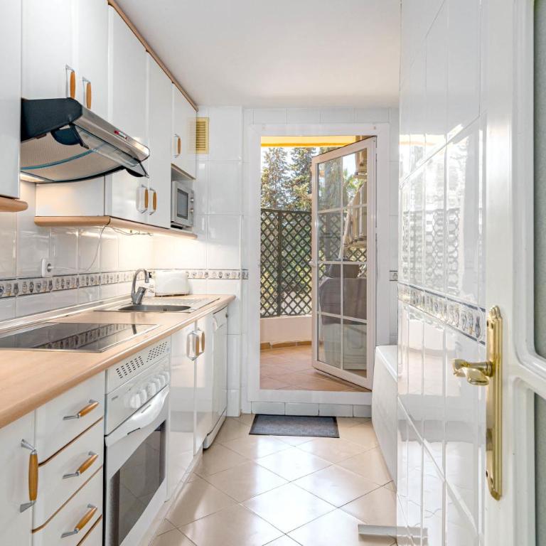SAM65i Central 2 Bed Penthouse in Nueva Andalucia - Apartamento - 15