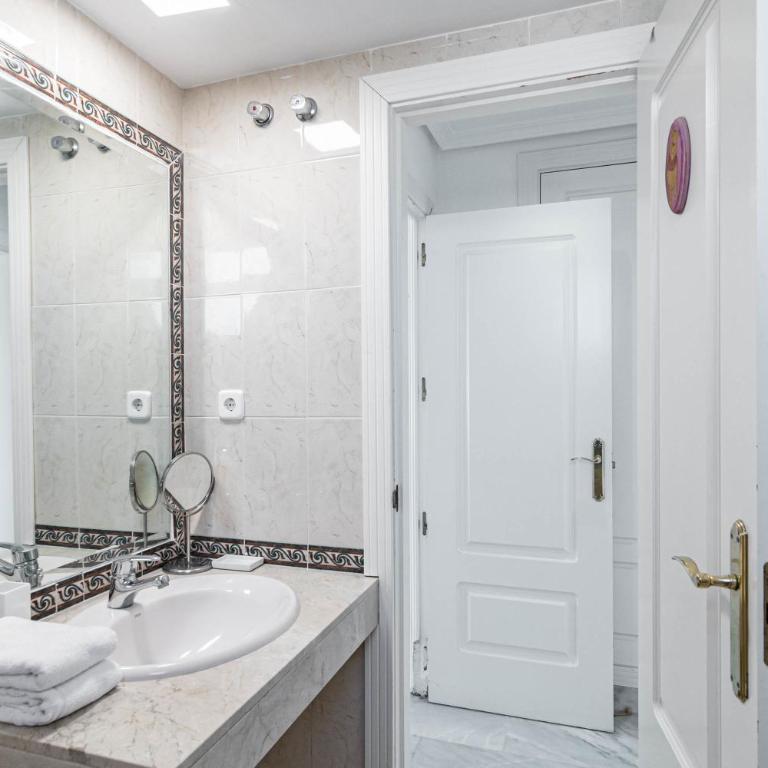 SAM65i Central 2 Bed Penthouse in Nueva Andalucia - Apartamento - 19