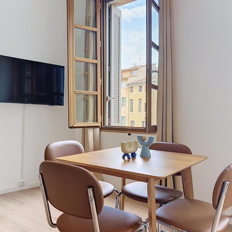 Historic Neighborhood - AC - Renovated Apartment - One-Bedroom Apartment - 8