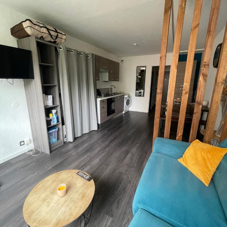 Studio Cosy avec Piscine & Parking au Cœur Fréjus - Appartement 1 Chambre - 5