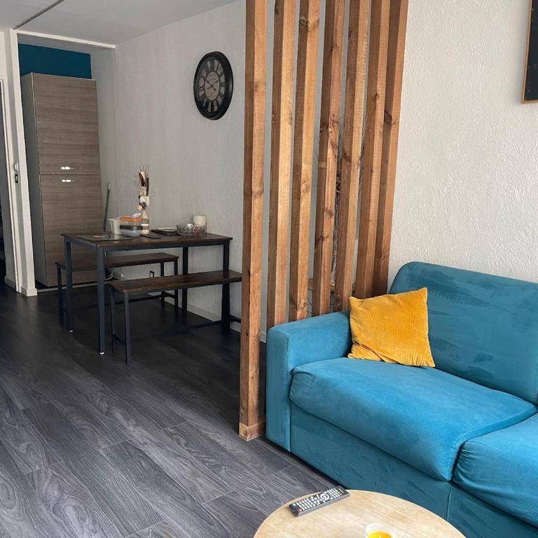 Studio Cosy avec Piscine & Parking au Cœur Fréjus - Appartement 1 Chambre - 6