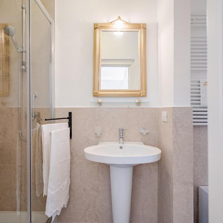 San Michele Heritage Historic residence in the center - One-Bedroom Apartment - 7