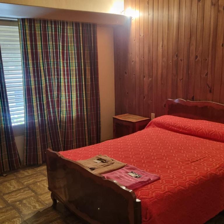 Excelente prop en el corazón de barrio Villa Rosas - Casa de 3 dormitorios - 3