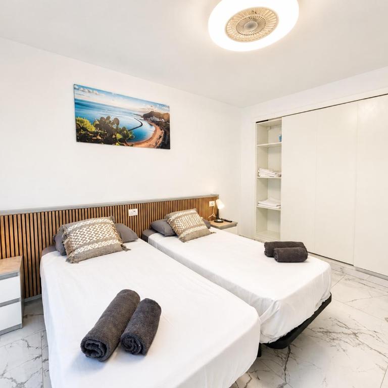 Luxury Penthouse Sunny Terrace by Alma Homes - Two-Bedroom Apartment - 19