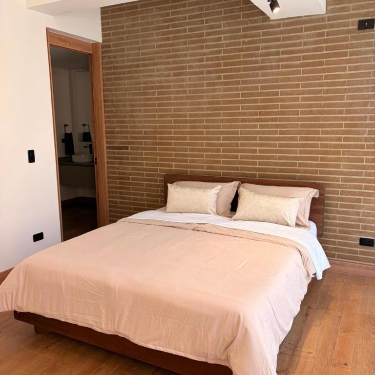 Altitud Medellín View Living - Deluxe Double Room with Balcony - 24