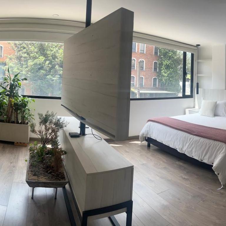 Leaving Season , Calle 85 - Deluxe Suite with Spa Bath - 23