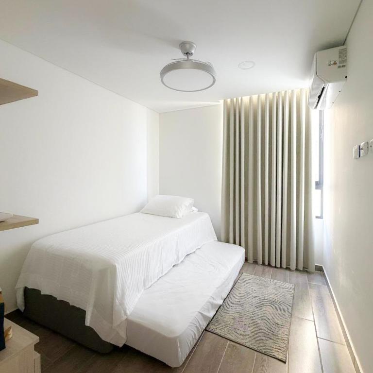 Modern 2BR apartment with AC, WIFI, free parking - Two-Bedroom Apartment - 2