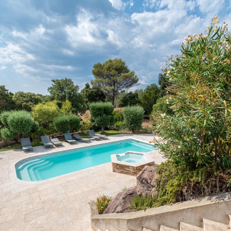 Villa méditerranéenne avec piscine et jardin - Villa - 27