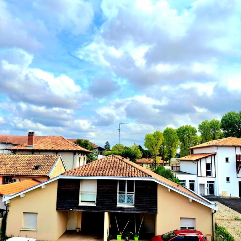 T3 duplex lumineux en centre-ville avec terrasse plage à 10mn - Appartement 2 Chambres - 18