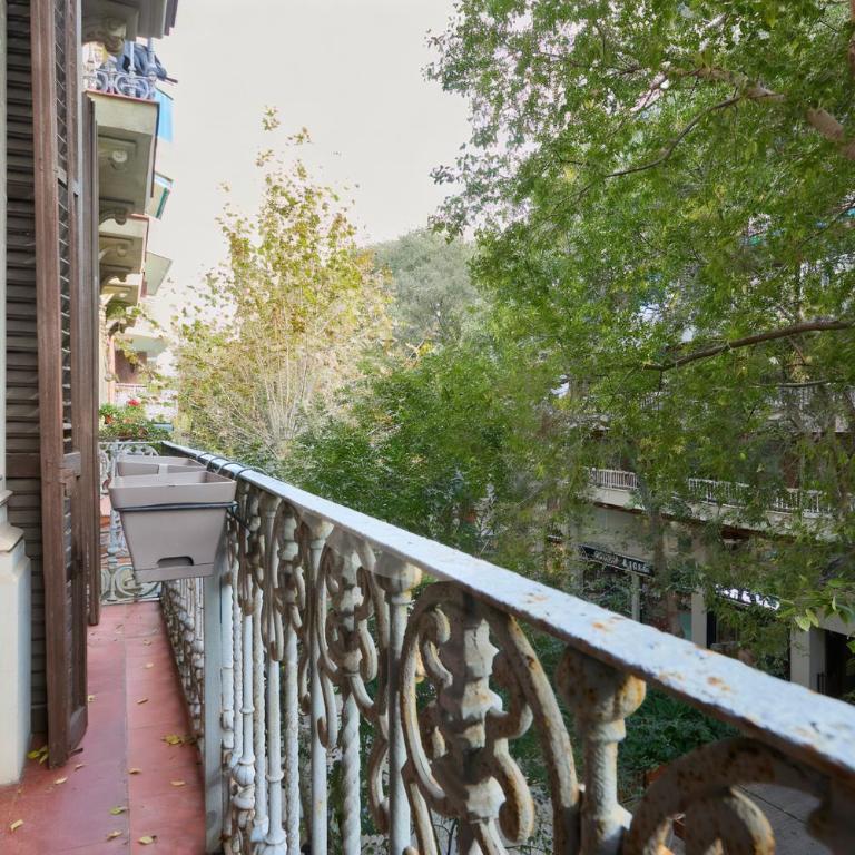 Sant Antoni 2BR Balcony AC & Workspace - Apartment - 12