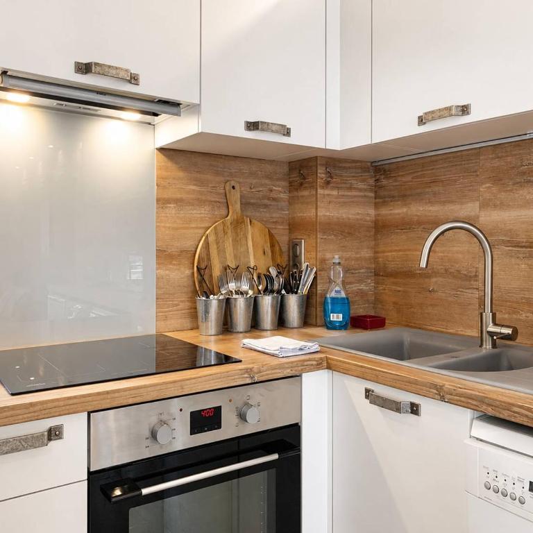 Basile – T3 climatisé tout équipé • 6 pers • Centre de Voiron • Proche gare - Appartement 2 Chambres - 4