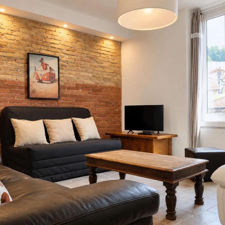 Basile – T3 climatisé tout équipé • 6 pers • Centre de Voiron • Proche gare - Appartement 2 Chambres - 1