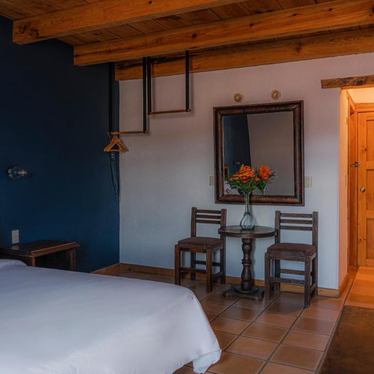 Docecuartos Hotel - Deluxe Zimmer mit Queensize-Bett - 4