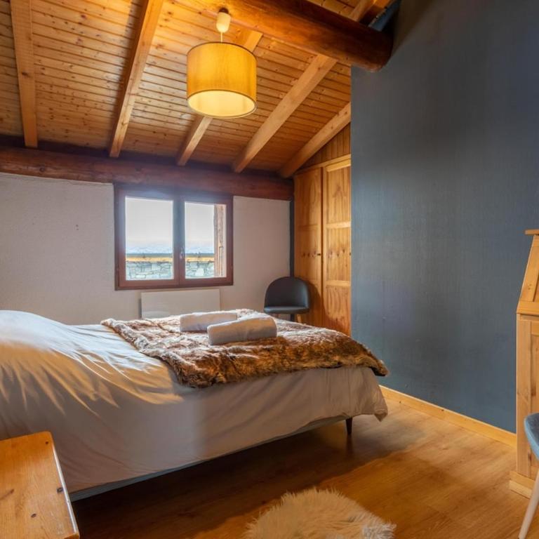 Beautiful family Apartt - Chalet with a view - Four-Bedroom House - 13
