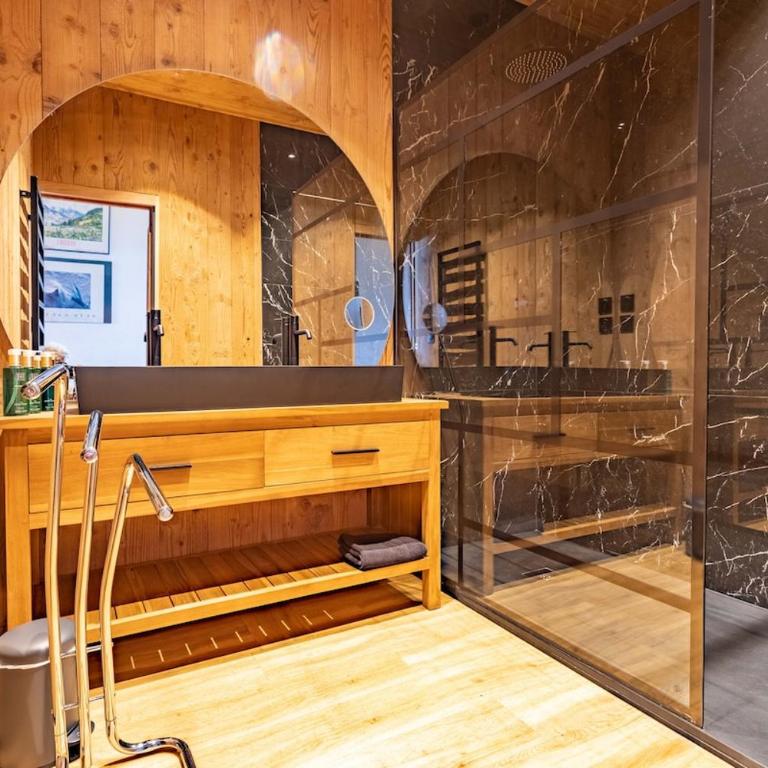 Beautiful family Apartt - Chalet with a view - Four-Bedroom House - 17