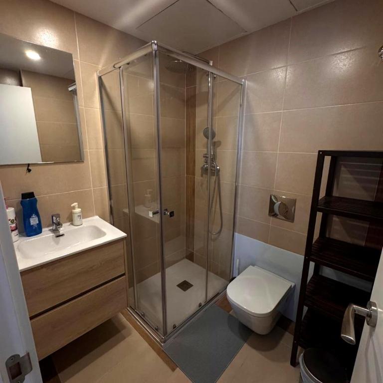 Sol House Madrid - Doppelzimmer mit Balkon - 6