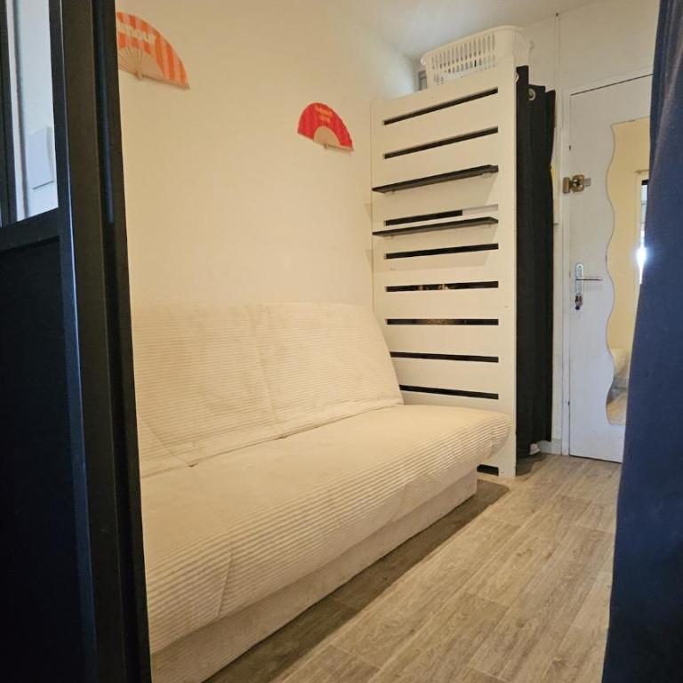 Studio avec piscine et place de parking prive - Studio - 22