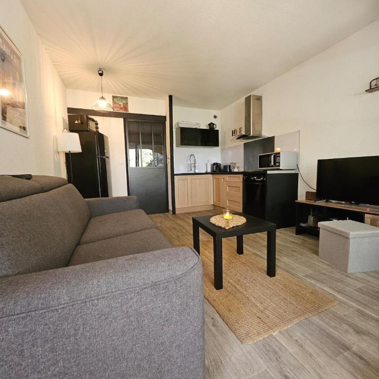 Studio avec piscine et place de parking prive - Studio - 23