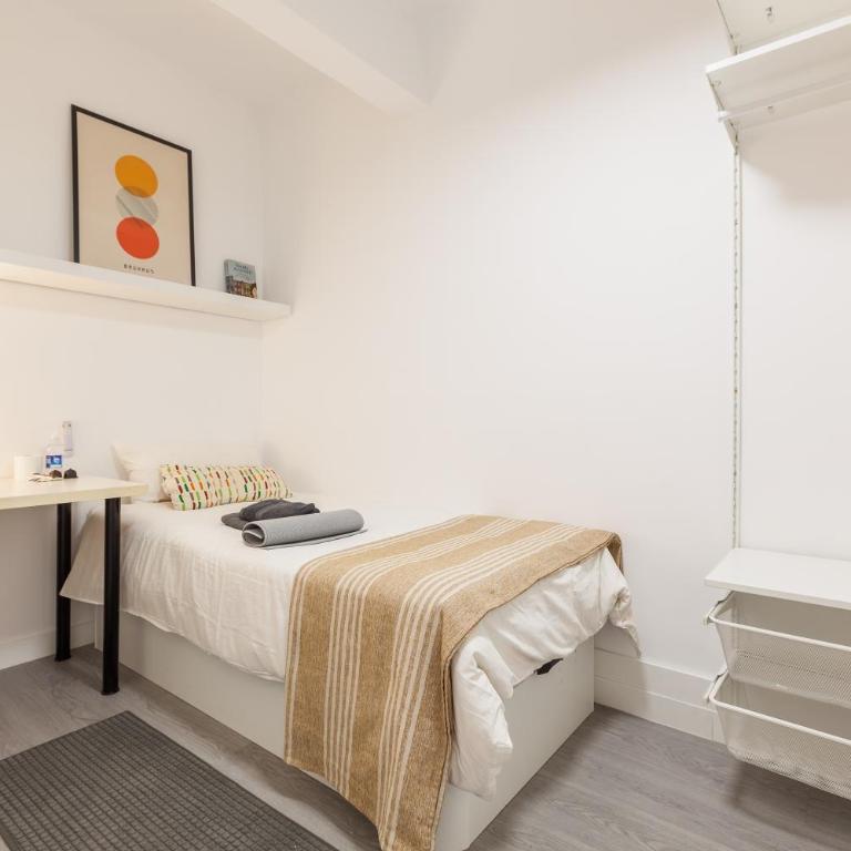 Barça Stadium - Modern 4 bedroom apartment - Camera Singola con Bagno in Comune - 1