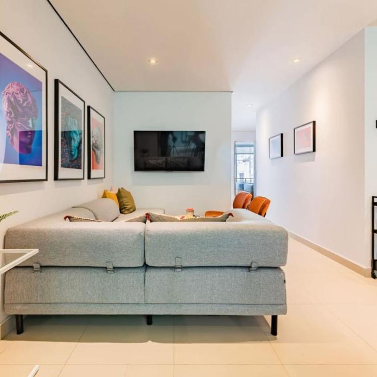 Modern Group Condo Private Balcony and Parking - Apartment - 10