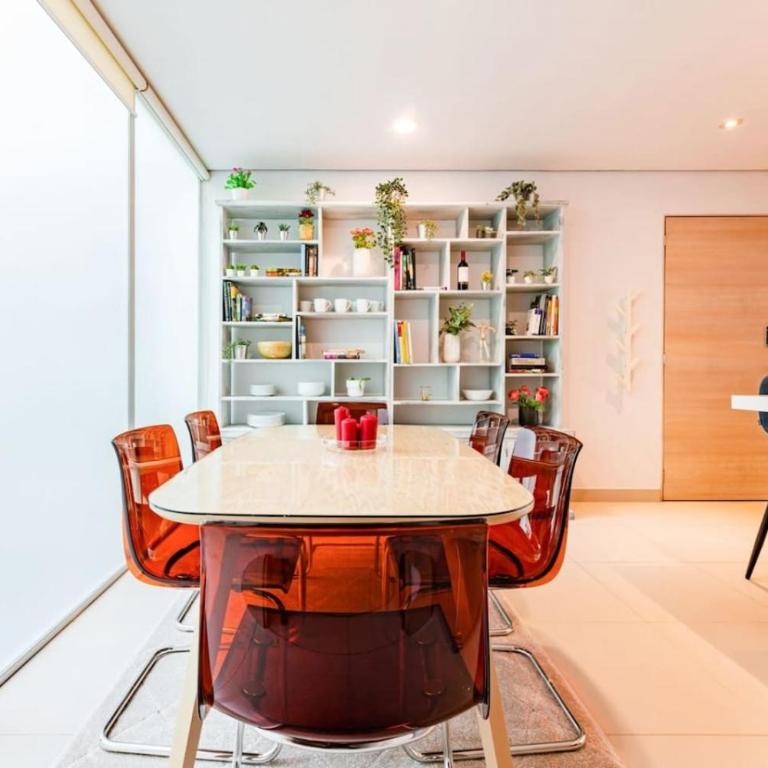 Modern Group Condo Private Balcony and Parking - Apartment - 17