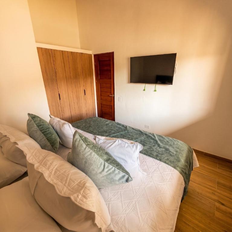 Hotel Los Olivos - Two-Bedroom Deluxe Apartment with Balcony - 4