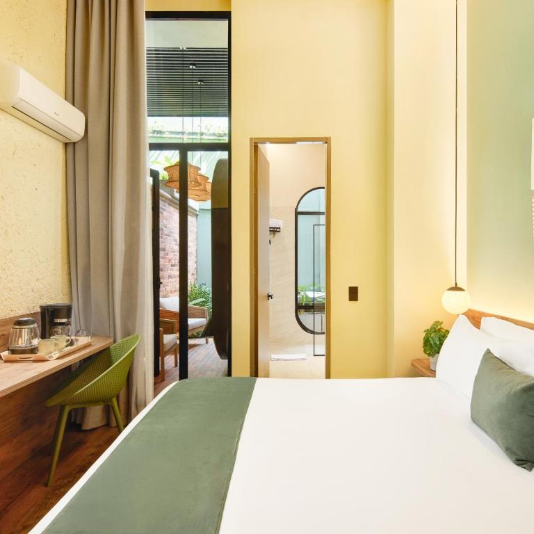 Urbit Garden Hotel - King Room with Spa Bath - 5