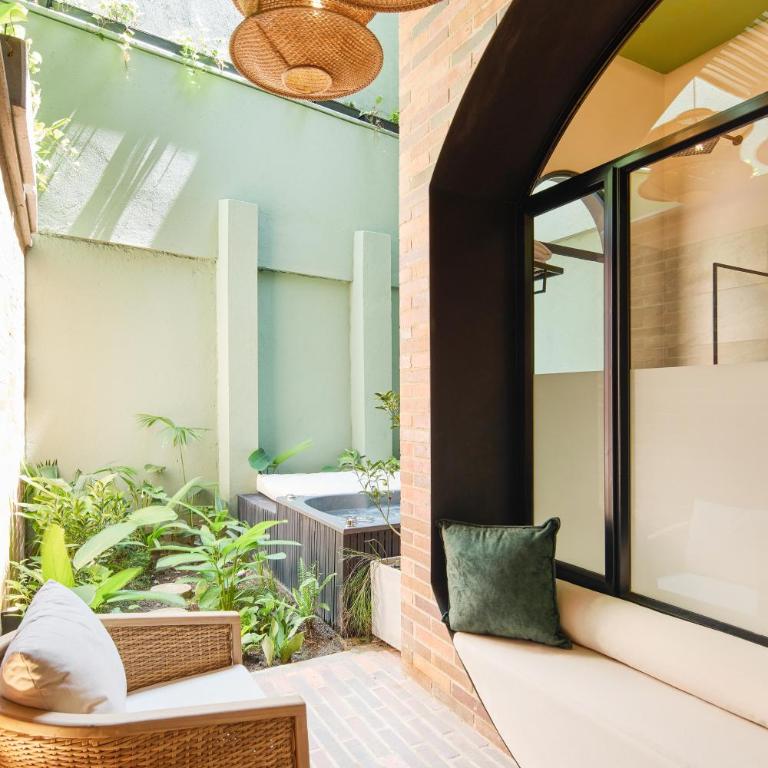 Urbit Garden Hotel - King Room with Spa Bath - 4