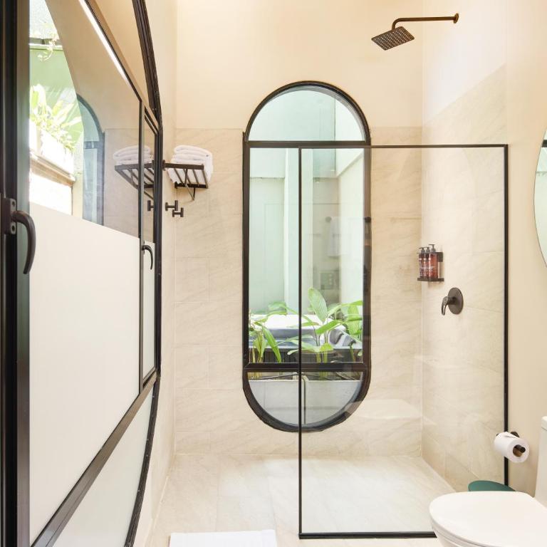 Urbit Garden Hotel - King Room with Spa Bath - 6