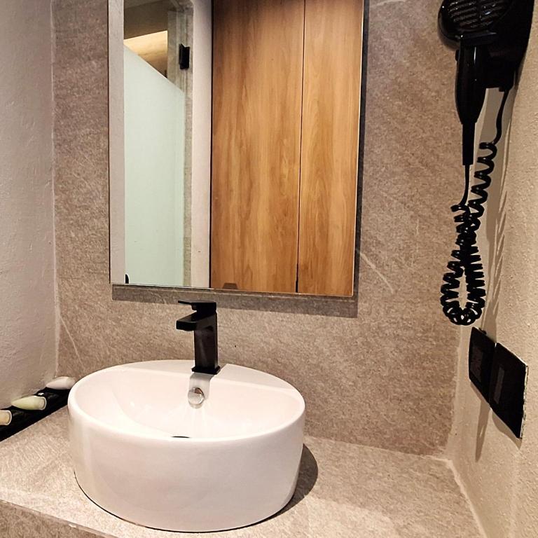 Hotel Block Suites - Standard Twin Room - 1