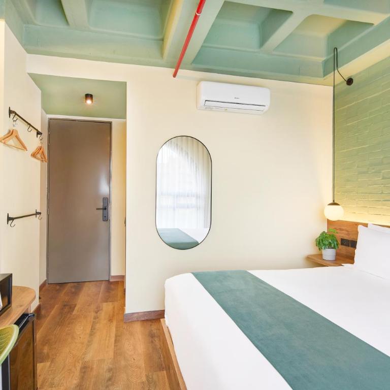 Urbit Garden Hotel - Superior King Room - 3