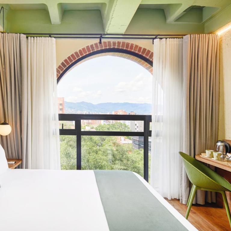 Urbit Garden Hotel - Superior King Room - 8