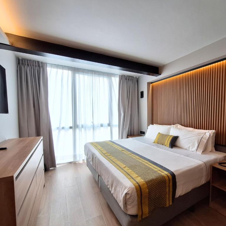 Hotel Block Suites - Deluxe Suite - 5