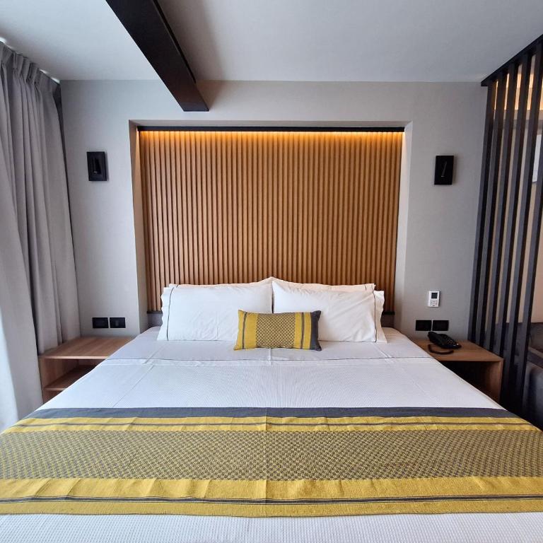 Hotel Block Suites - Deluxe Suite - 7