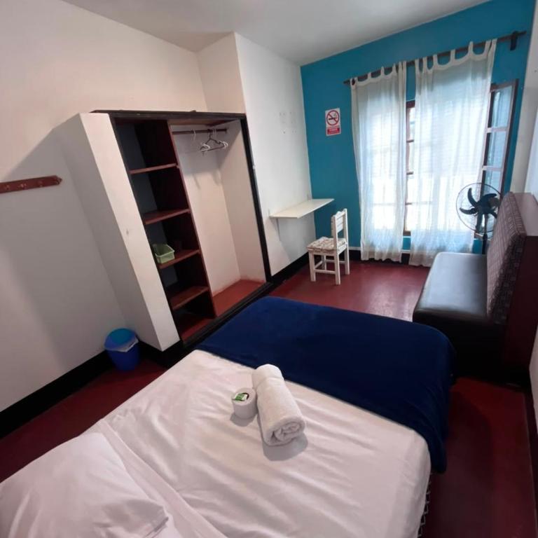 Wayra Hostel Huanchaco - Queen Room with Shared Bathroom - 2