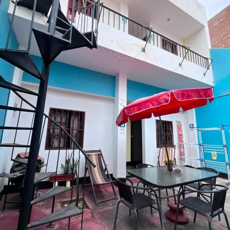 Wayra Hostel Huanchaco - Triple Room with Shared Bathroom - 11