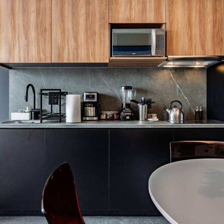 3 Units, 5BR with Gym and Rooftop - Appartement - 61
