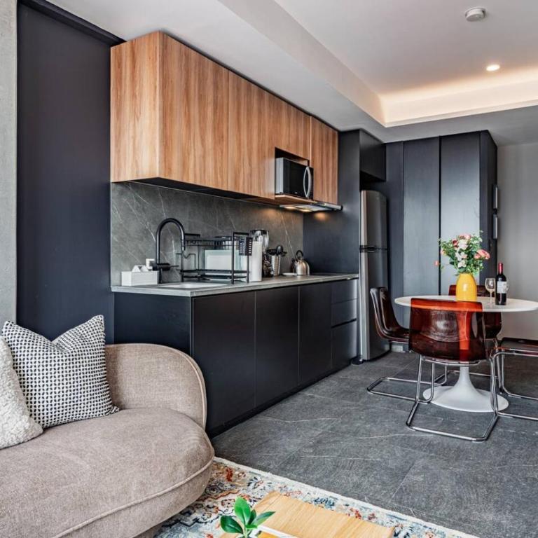 3 Units, 5BR with Gym and Rooftop - Appartement - 65