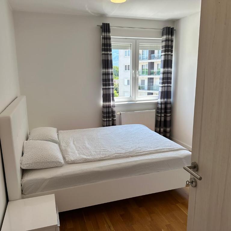 Ados Apartment - Appartement 3 Chambres avec Balcon - 9