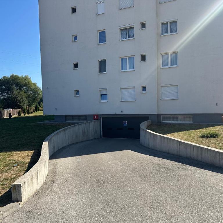 Ados Apartment - Appartement 3 Chambres avec Balcon - 22