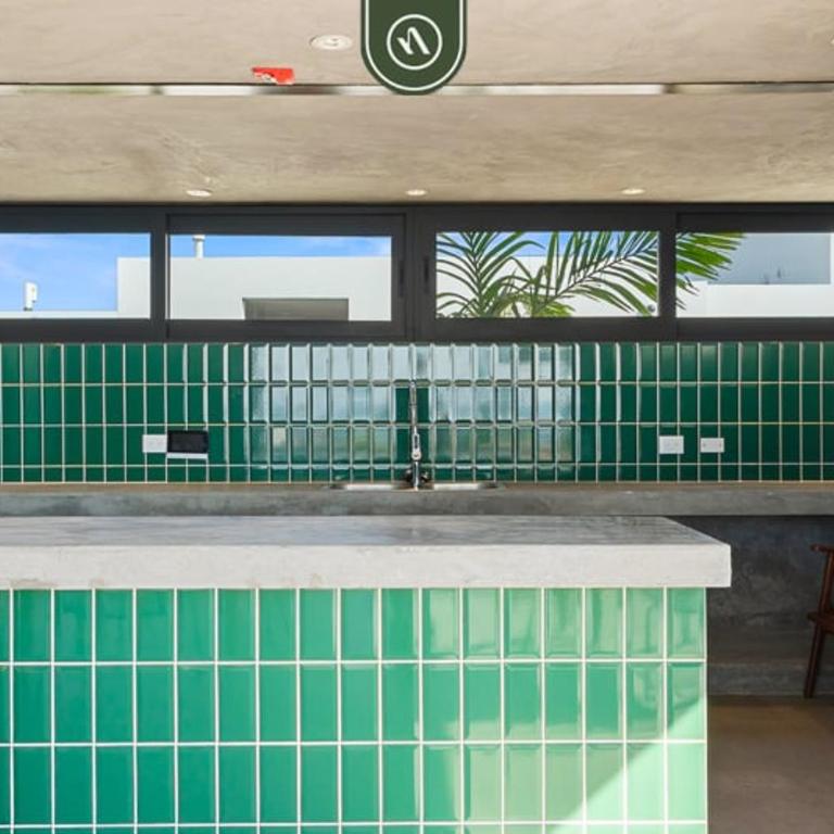 1BR Bucerías condo with pool, gym, balcony, WiFi, and beach views - Maison de Vacances - 33