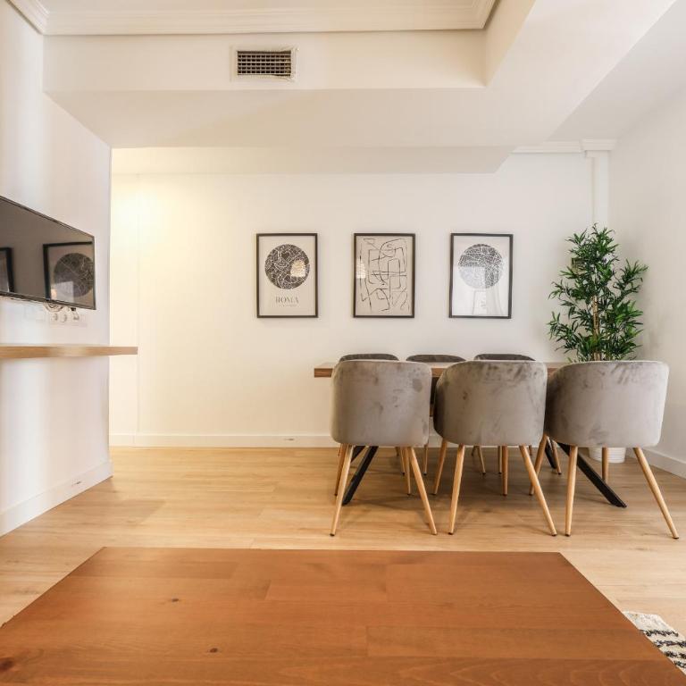 Magnificos Apartamentos Reformados junto al Metro de Tirso de Molina - Appartamento con Balcone - 4