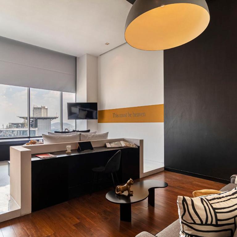 Kukun Escape Santa Fe - Master suite with city view - 9
