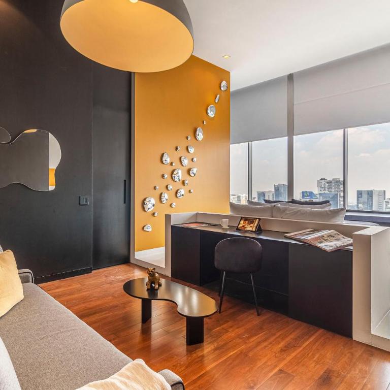 Kukun Escape Santa Fe - Master suite with city view - 16