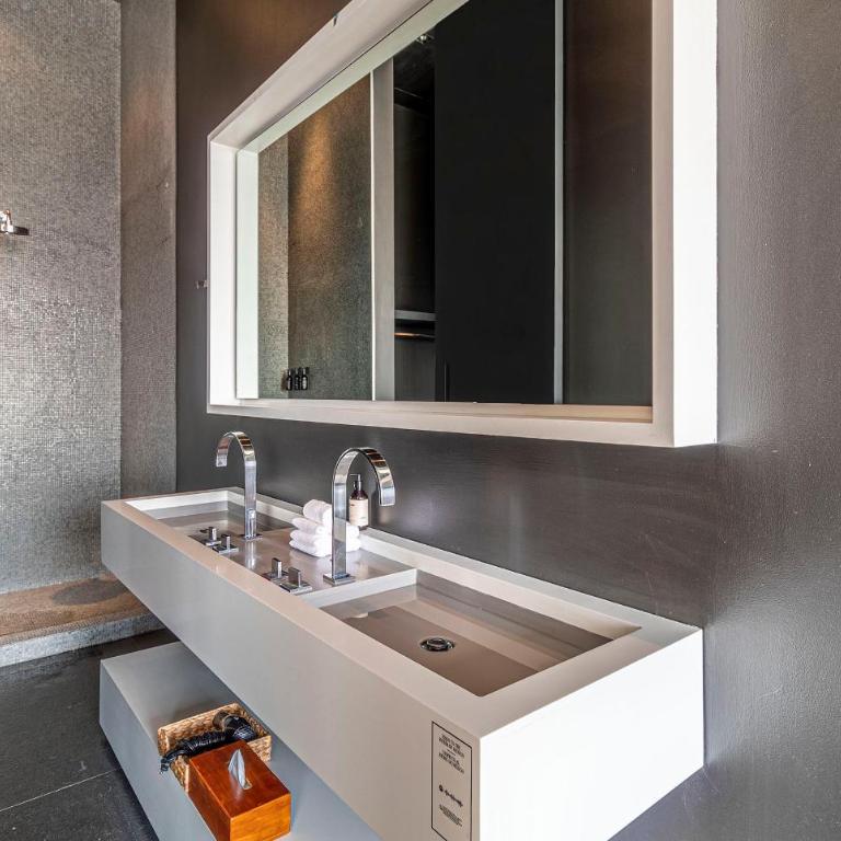 Kukun Escape Santa Fe - Master suite with city view - 13