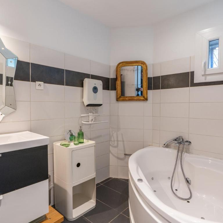 Maison Questel YourHostHelper - Appartement 2 Chambres - 5